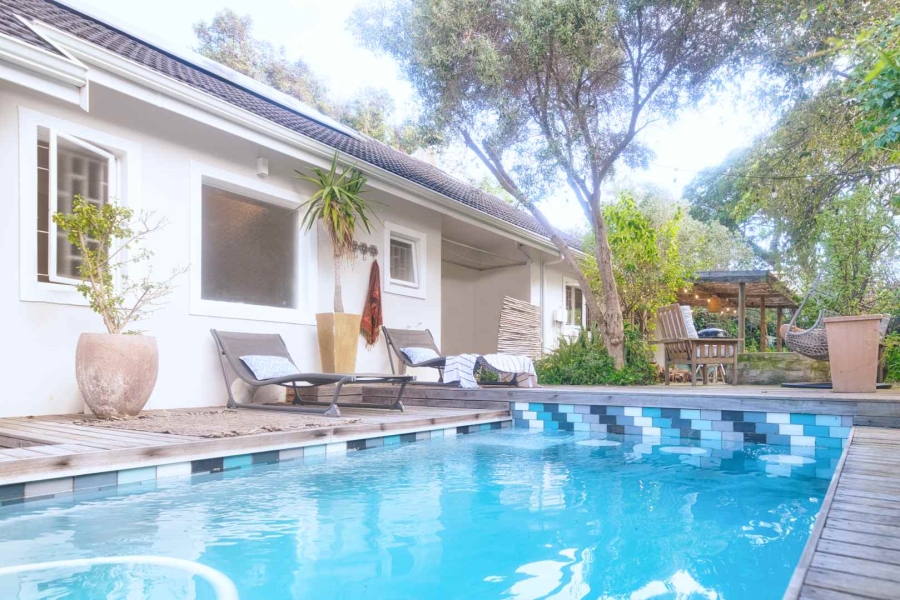 6 Bedroom Property for Sale in Northcliff Western Cape